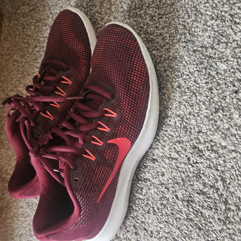 Nike Women's Maroon Running Shoes